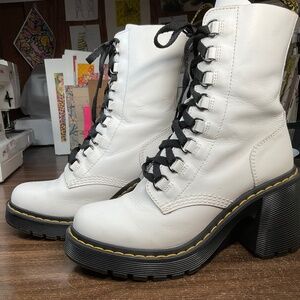 Dr. Martens Chesney Leather Flared Heel Lace Up Boots Sz W9 EUC